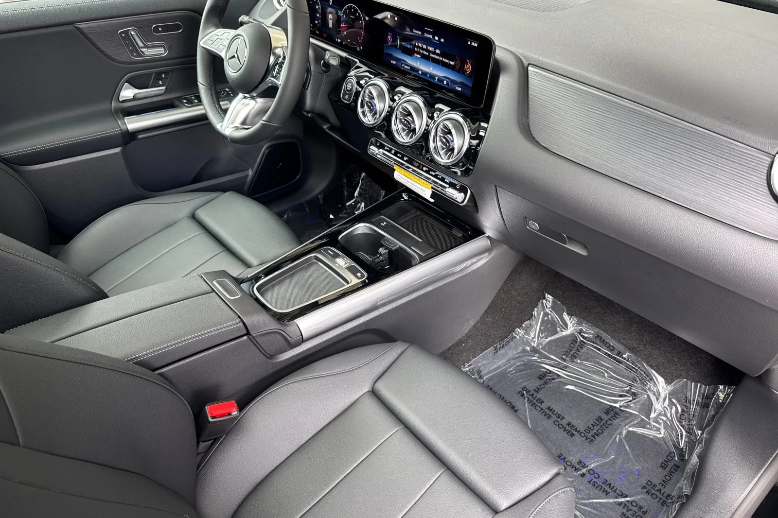 New 2026 Black Mercedes-Benz GLA 250 image 13