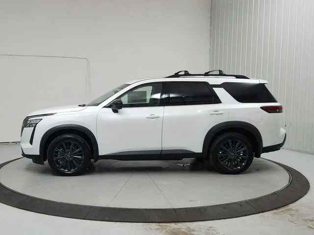 New 2026 White Nissan SL image 4