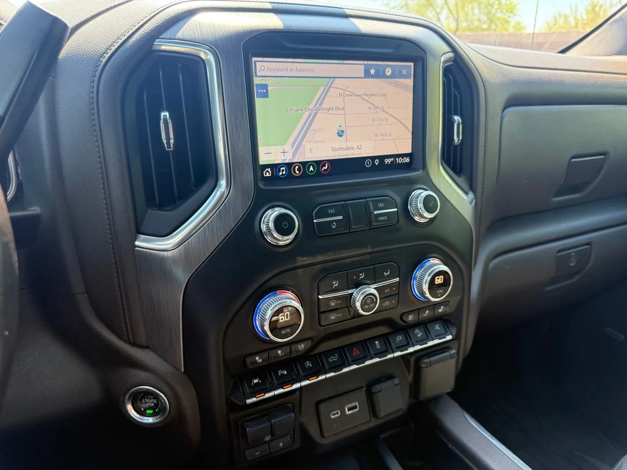 Used 2019 White Frost Tricoat GMC Denali image 21