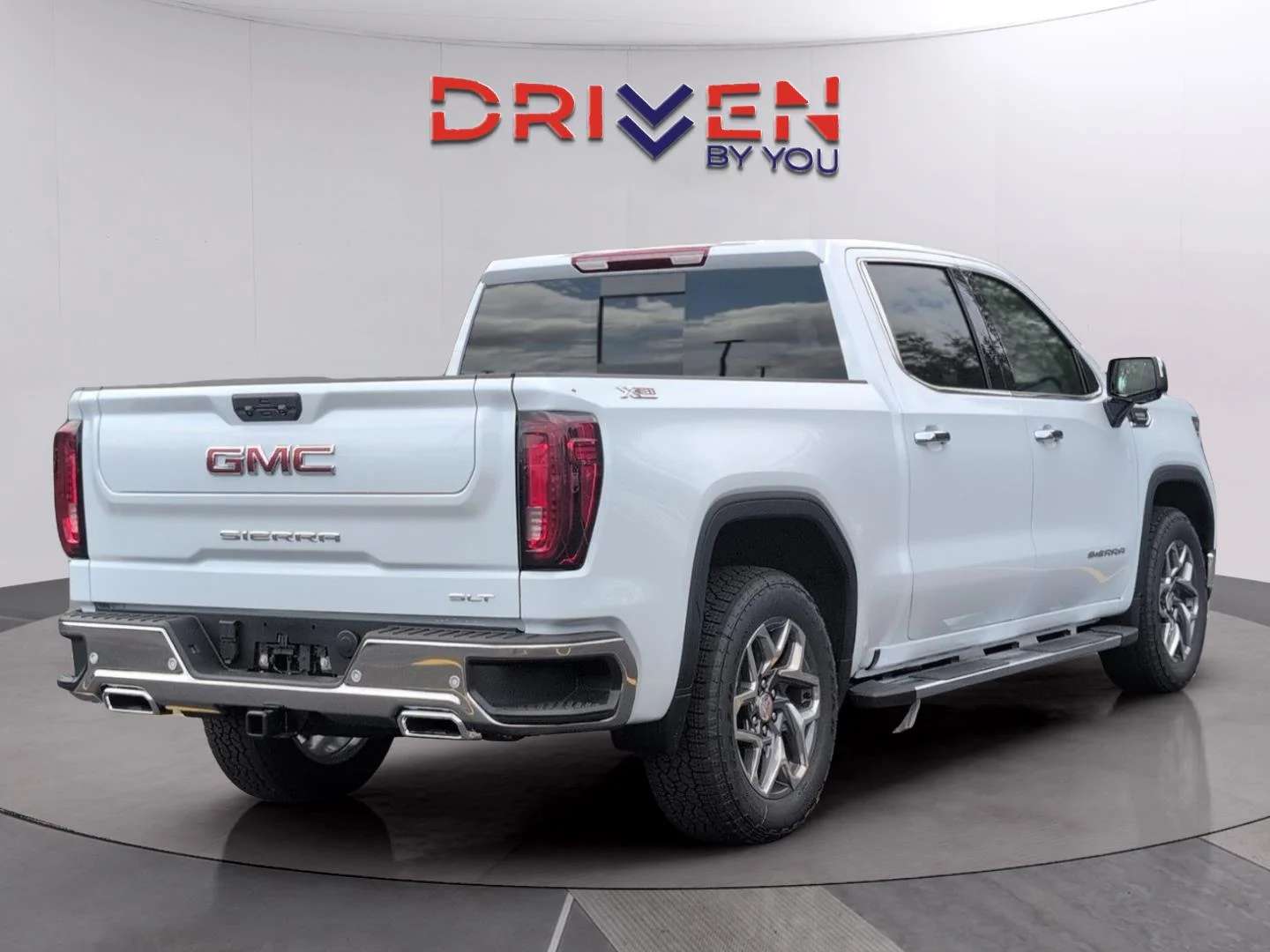 New 2026 Glacier White Tricoat GMC SLT image 5