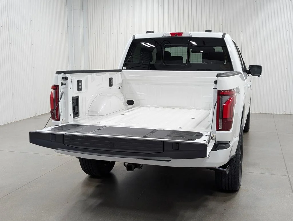New 2026 Star White Metallic Tri-Coat Ford Platinum® image 27
