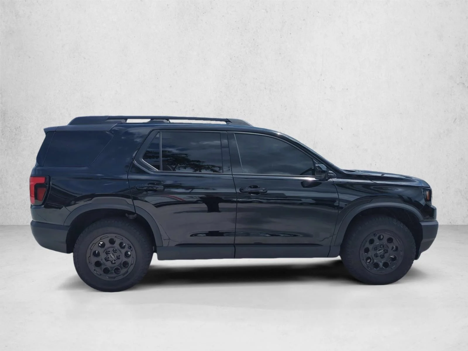 Used 2026 Crystal Black Pear Honda TrailSport Elite Blackout image 4