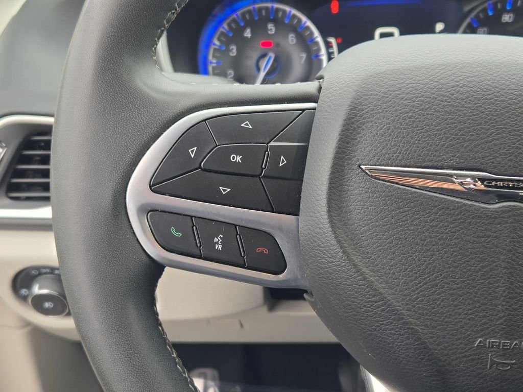 2023 Chrysler Pacifica Touring L - Photo 39