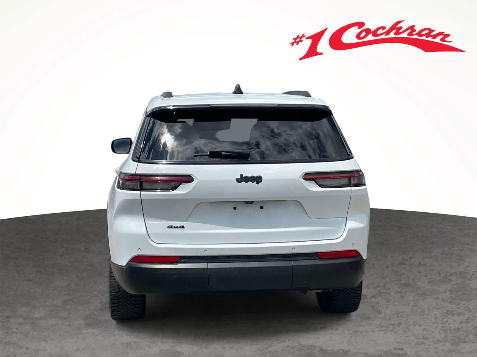 Used 2023 Whi/white Jeep Altitude image 8