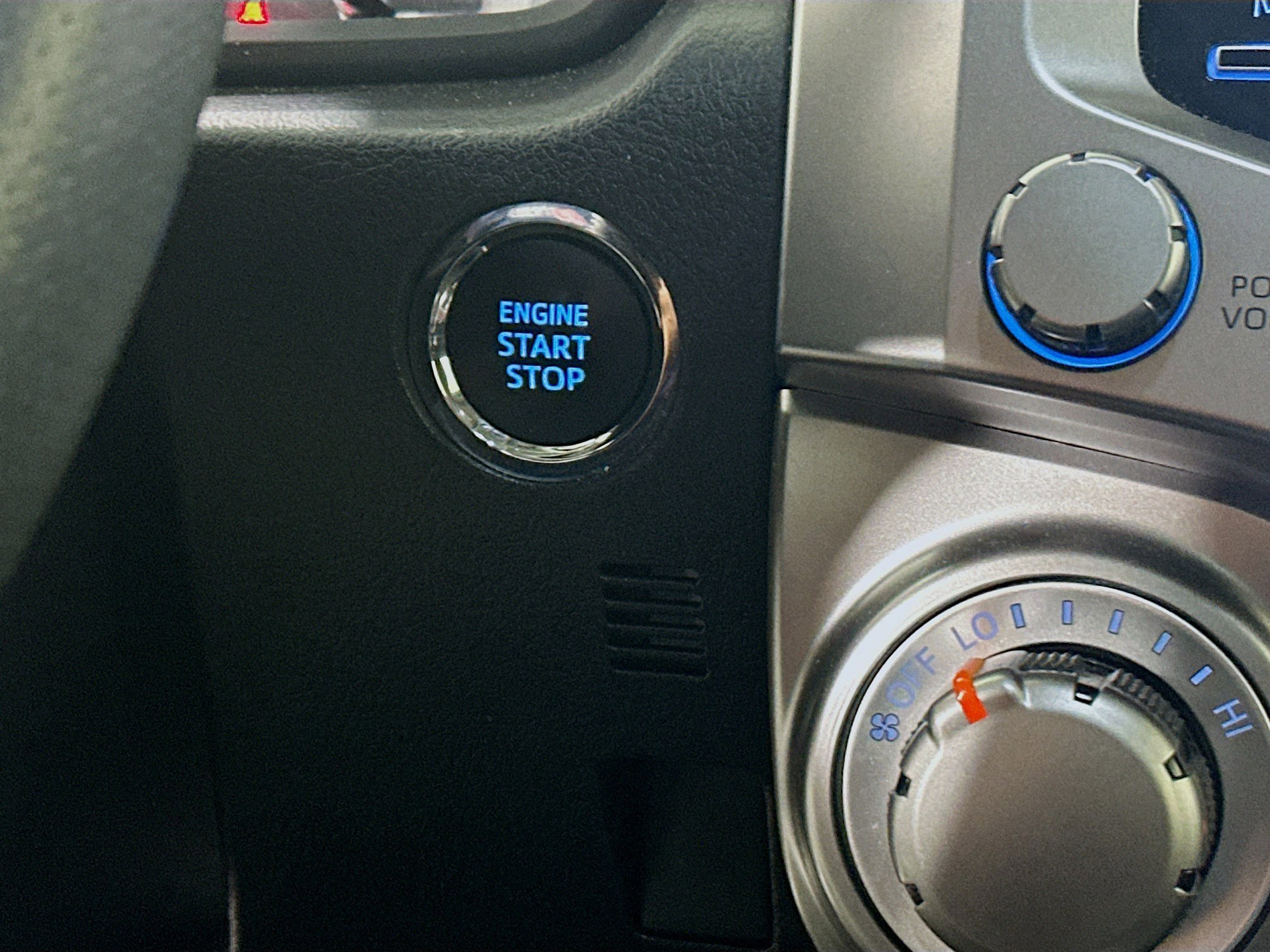 Used 2022 White Toyota SR5 image 20