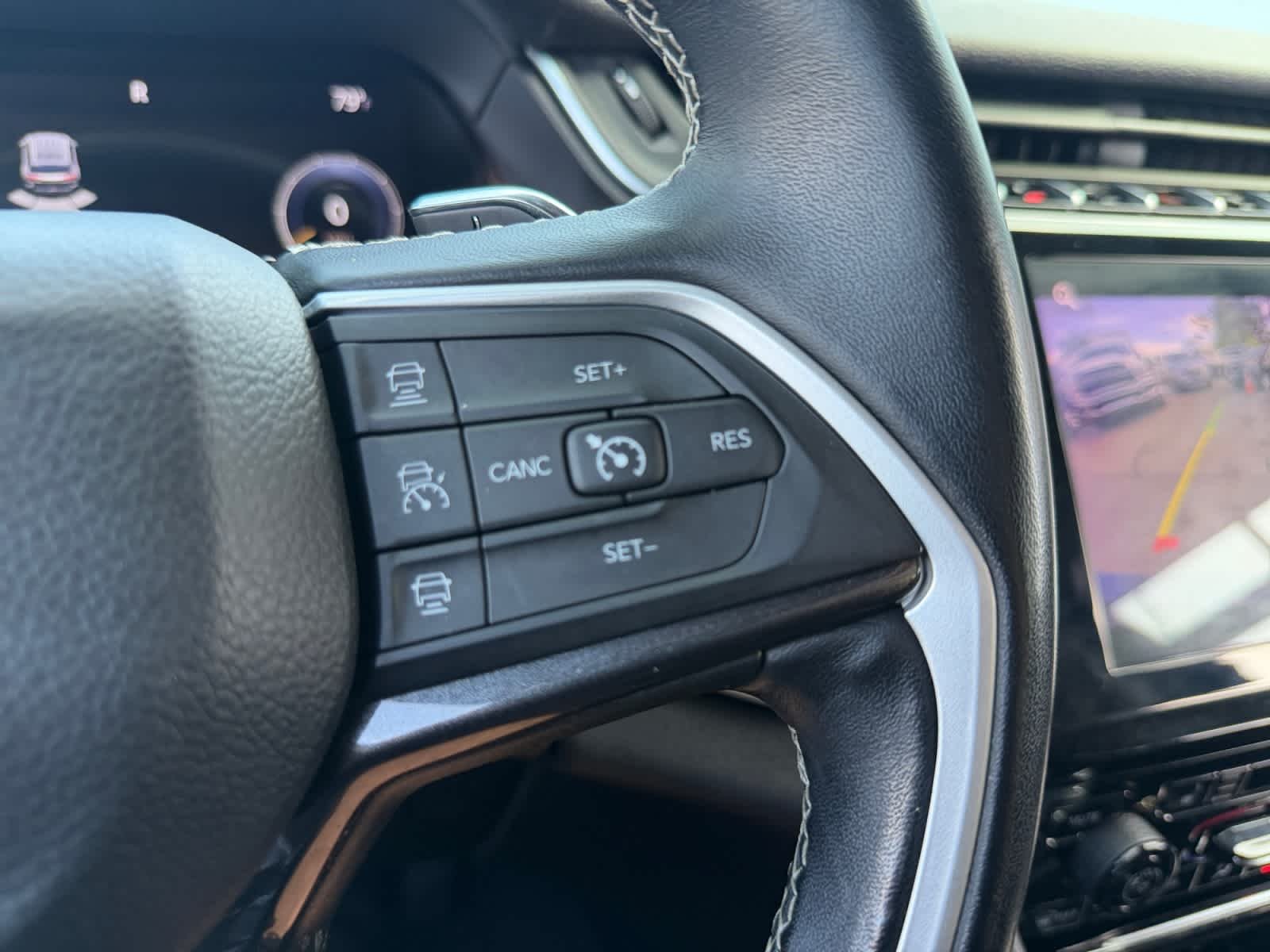 Used 2022 Diamond Black Crystal Pearlcoat Jeep Laredo image 30
