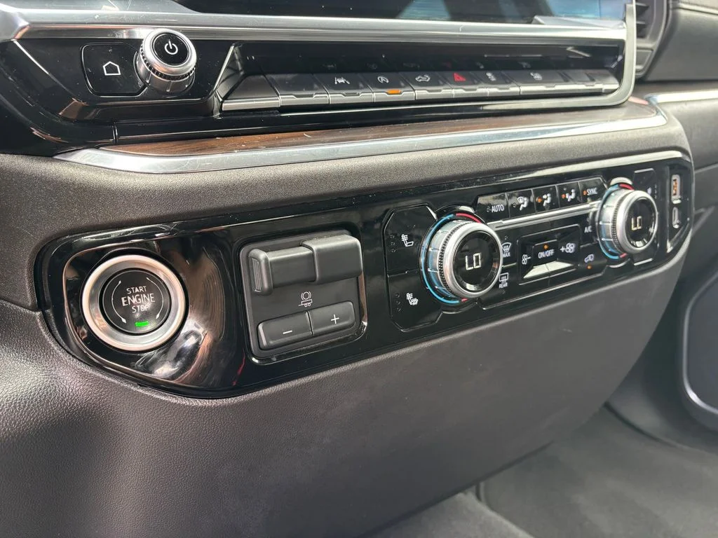 Used 2025 Black GMC SLT image 16