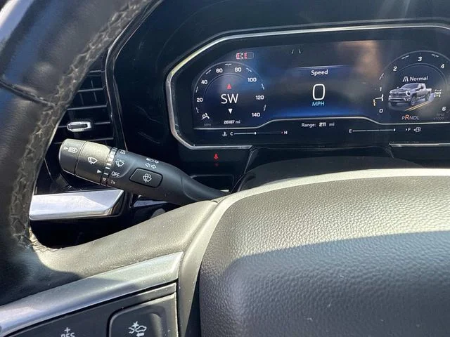 Used 2025 Black Chevrolet LT image 39