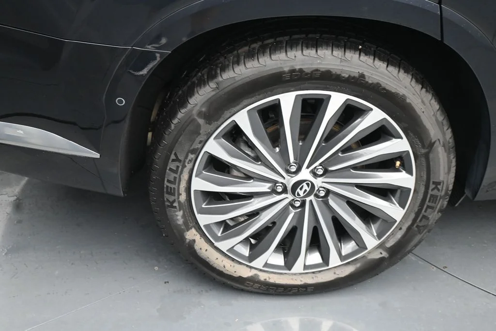 Used 2024 White Hyundai Calligraphy image 9