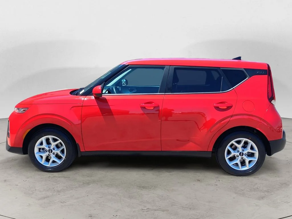 Used 2022 Red Kia LX image 2