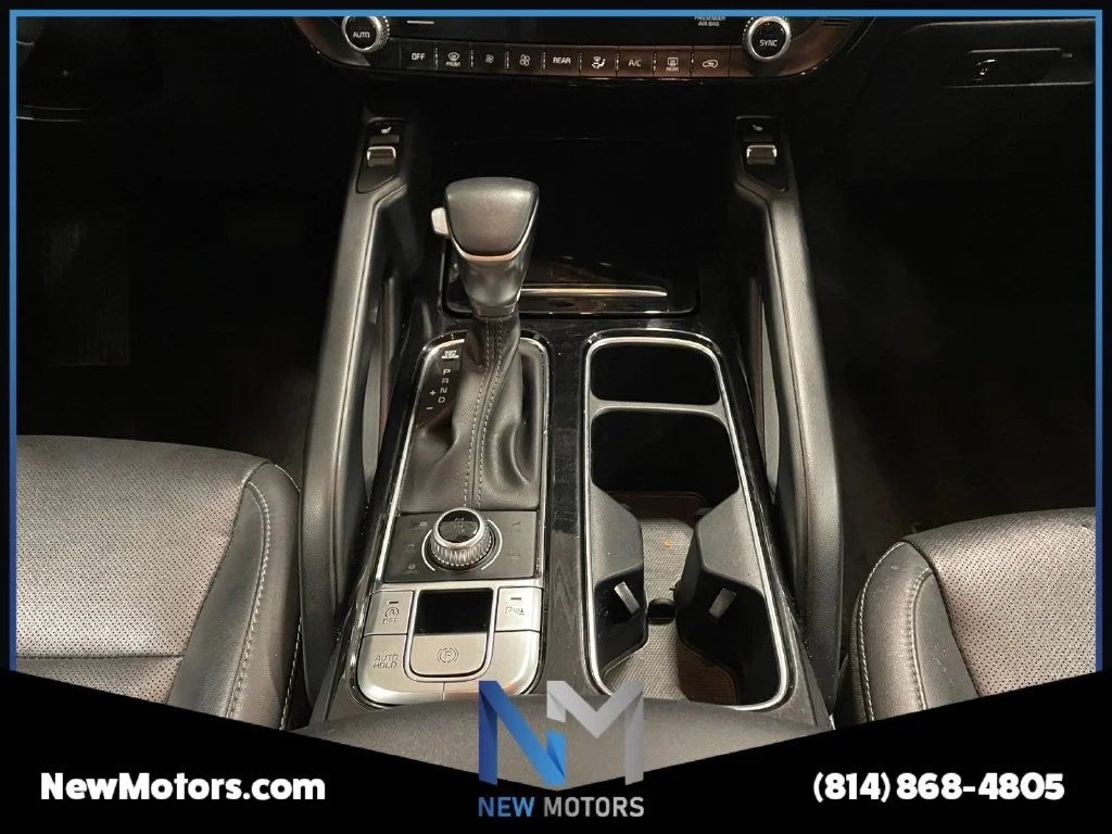 Used 2023 White Pearl Kia S image 11