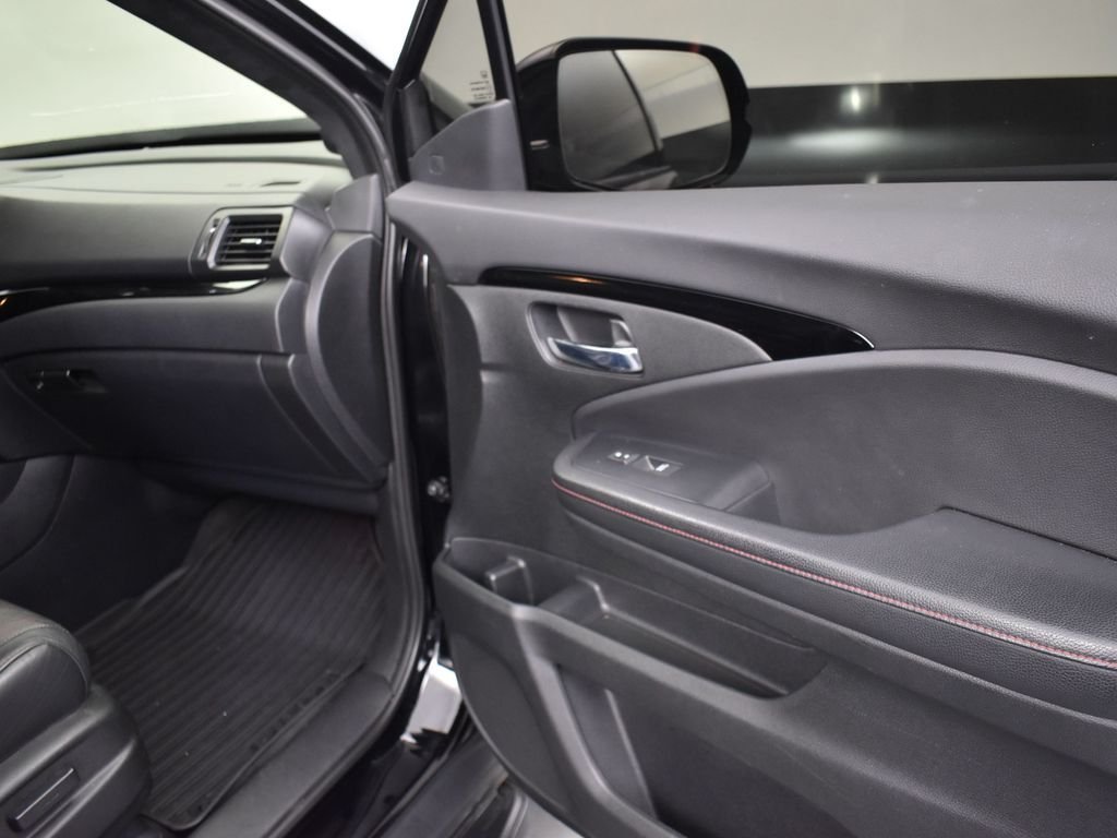 Used 2020 Black Honda Black Edition image 25