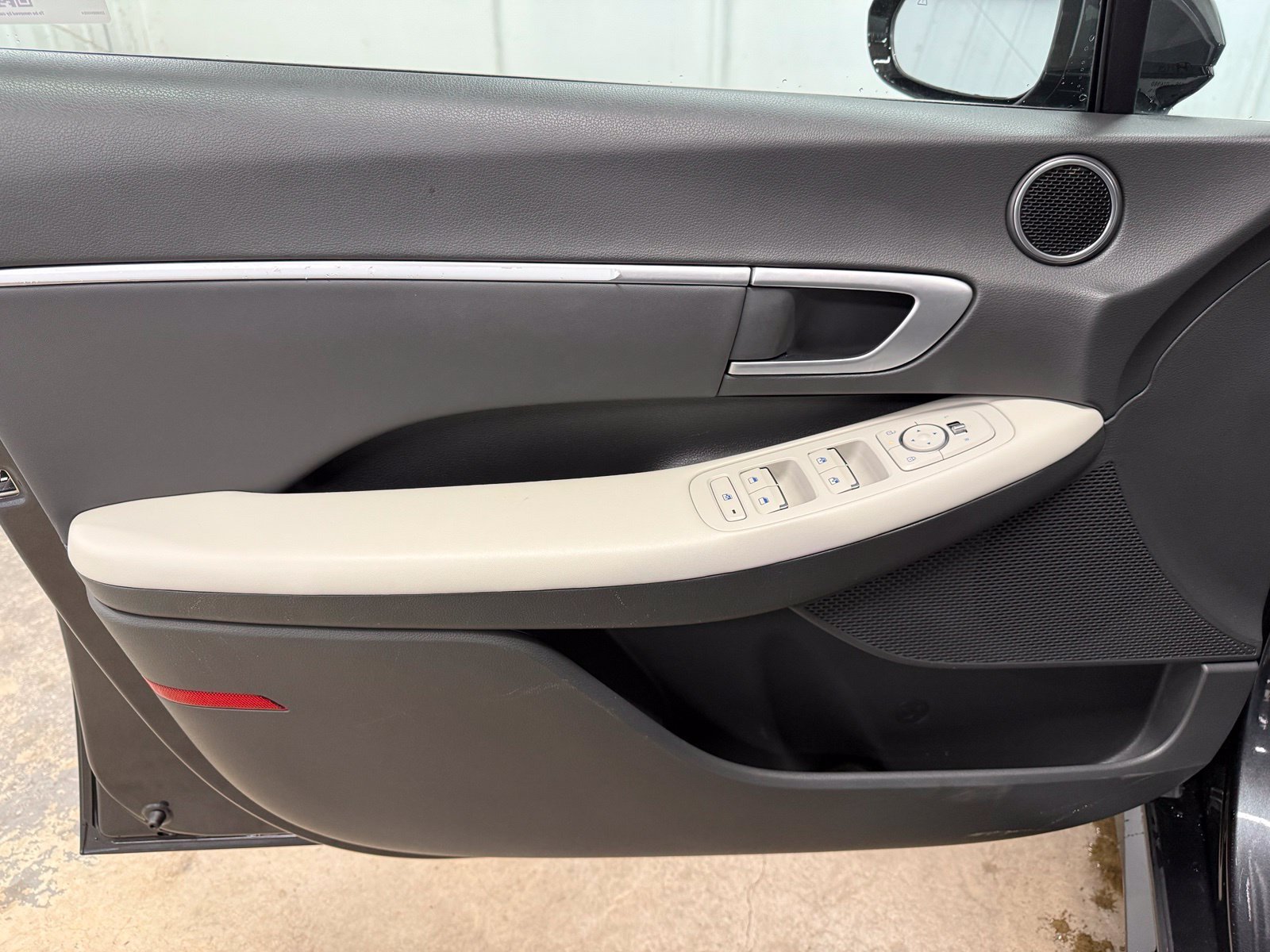 Used 2024 Gray Hyundai SEL image 20