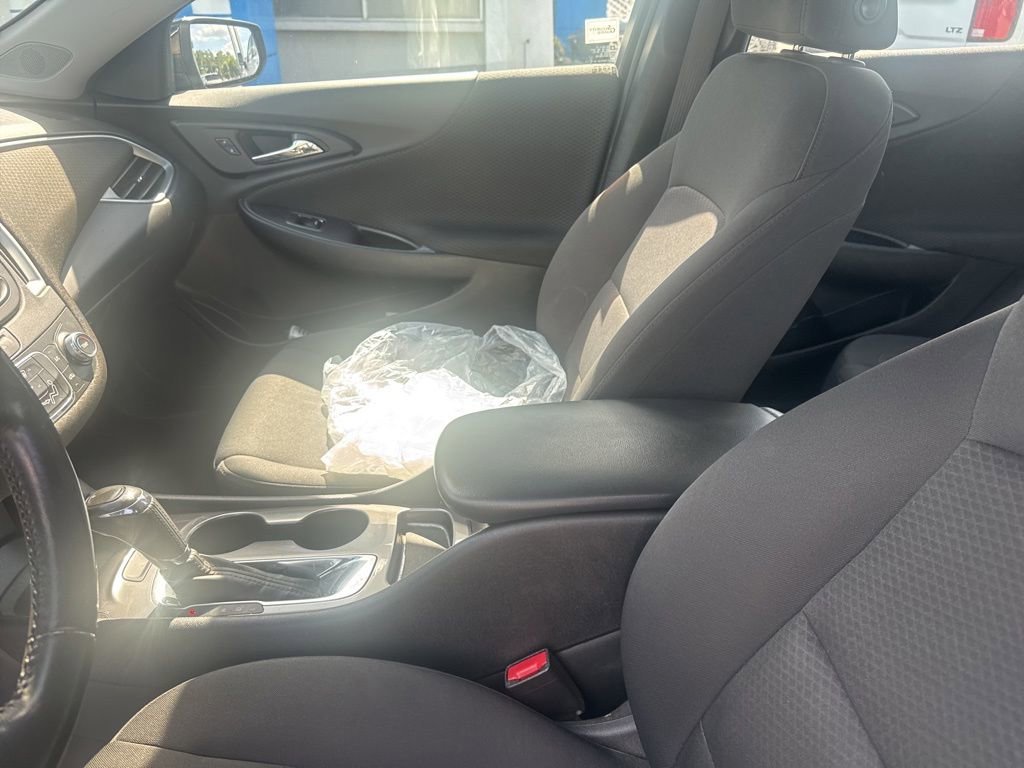 Used 2020 MOSAIC BLACK METALLIC Chevrolet RS image 17