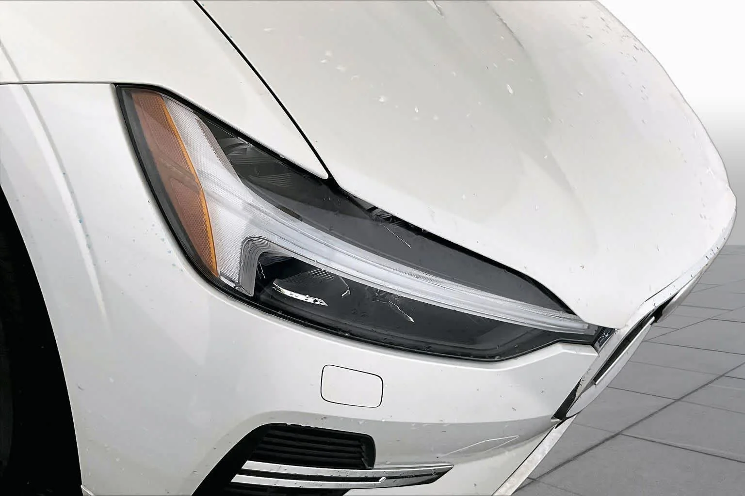 Used 2022 Crystal White Metallic Volvo Inscription image 27