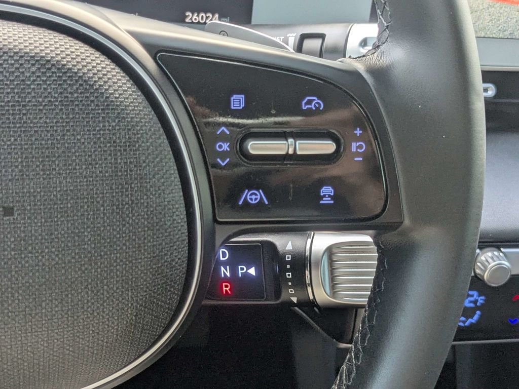 Used 2024 Gray Hyundai SE image 27