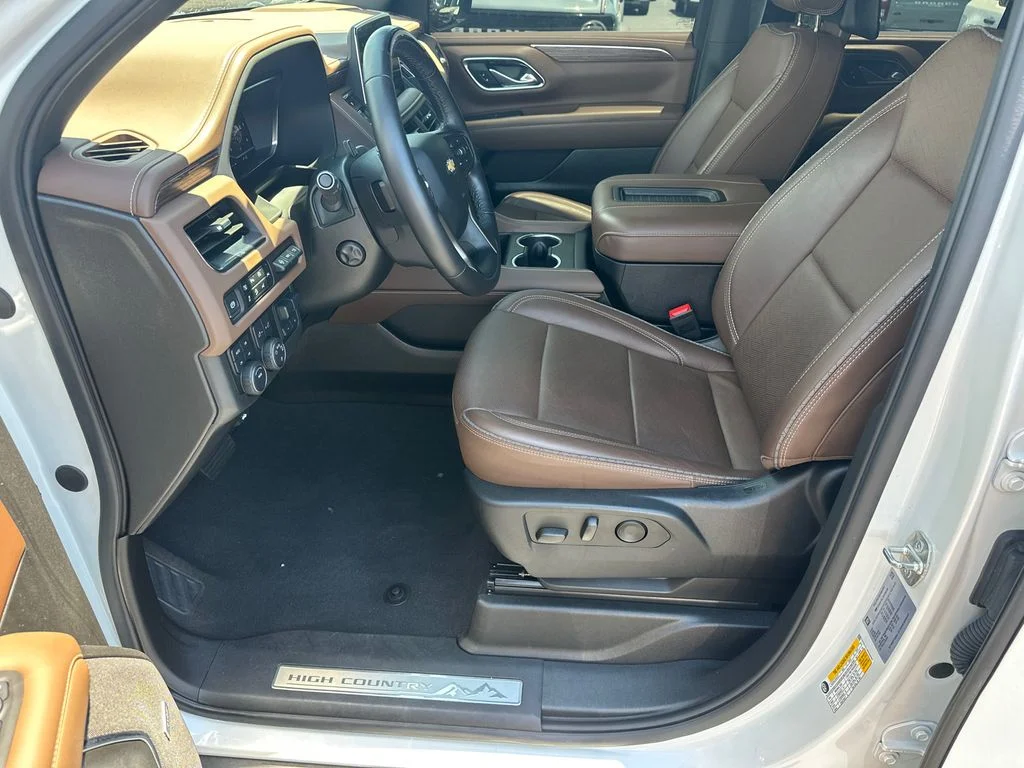 Used 2024 Beige Chevrolet High Country image 9