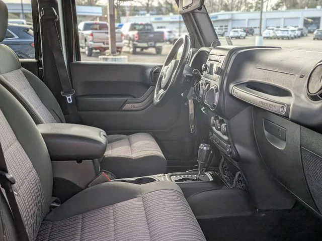 Used 2011 Green Jeep Unlimited Sport image 35