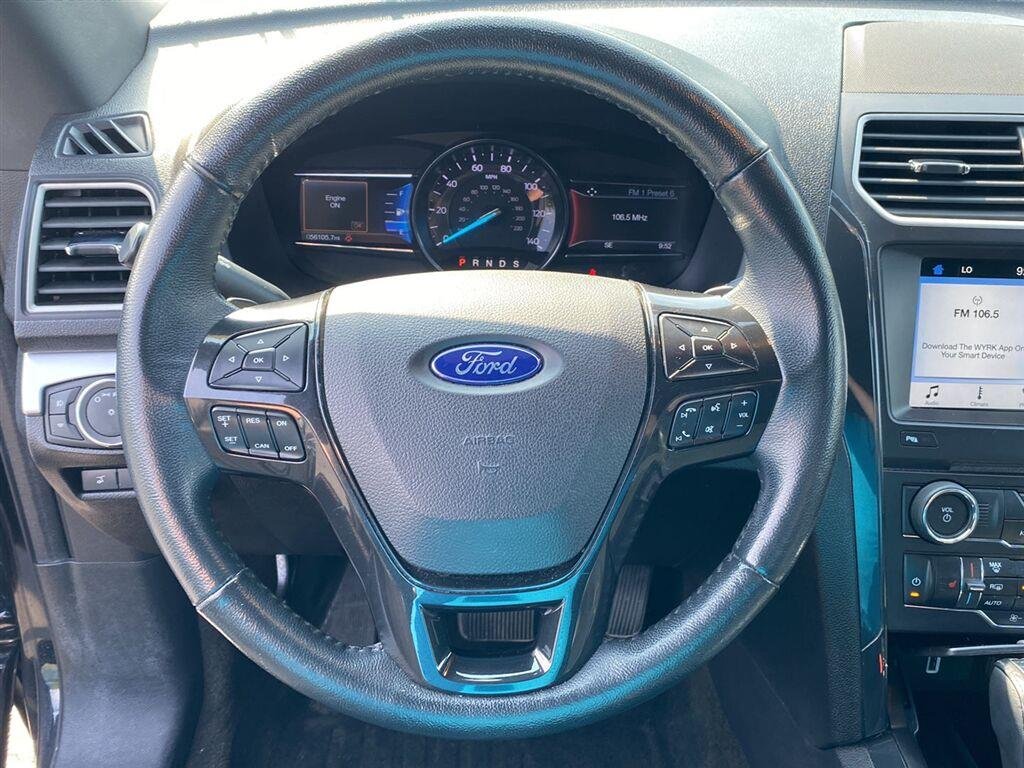 Used 2017 Shadow Black Ford XLT image 17