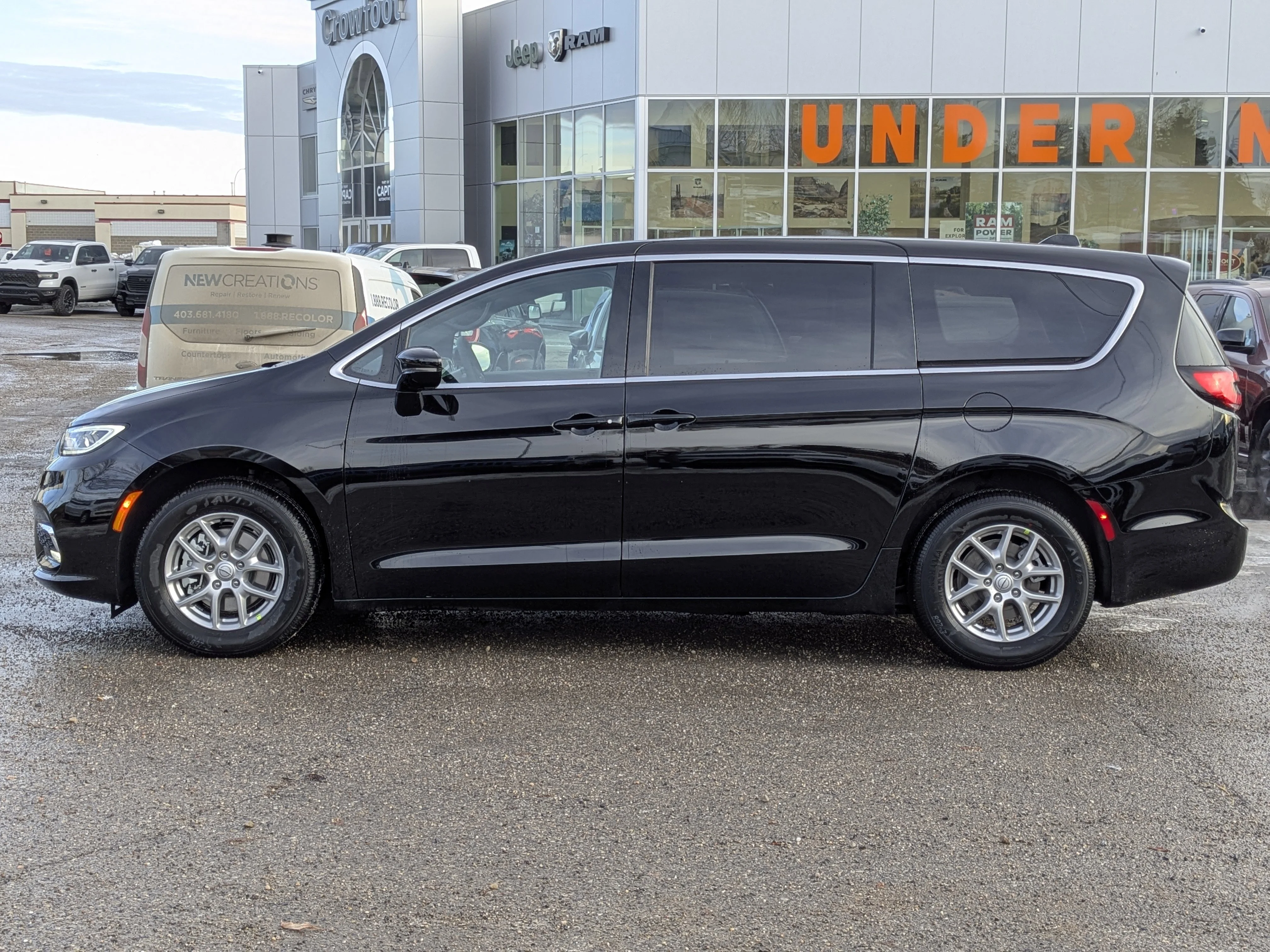 New 2026 Black Chrysler Select - Capri Leather - Power Sliding Doors - Stow & Go & Tons More! image 5