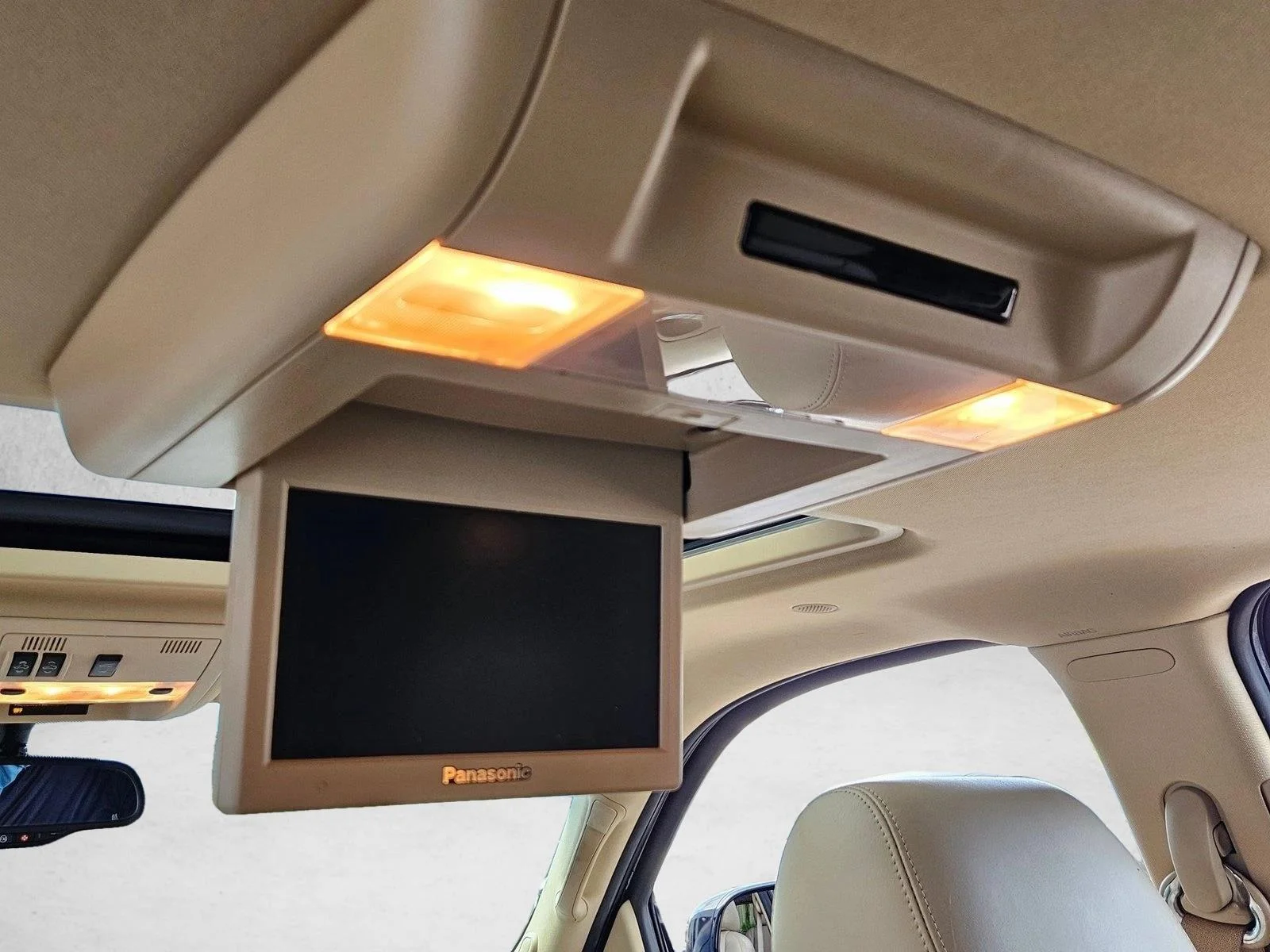 Used 2011 Black Raven Cadillac Luxury image 18