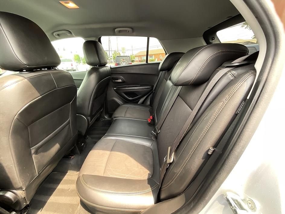 Used 2020 Silver Chevrolet LT image 26