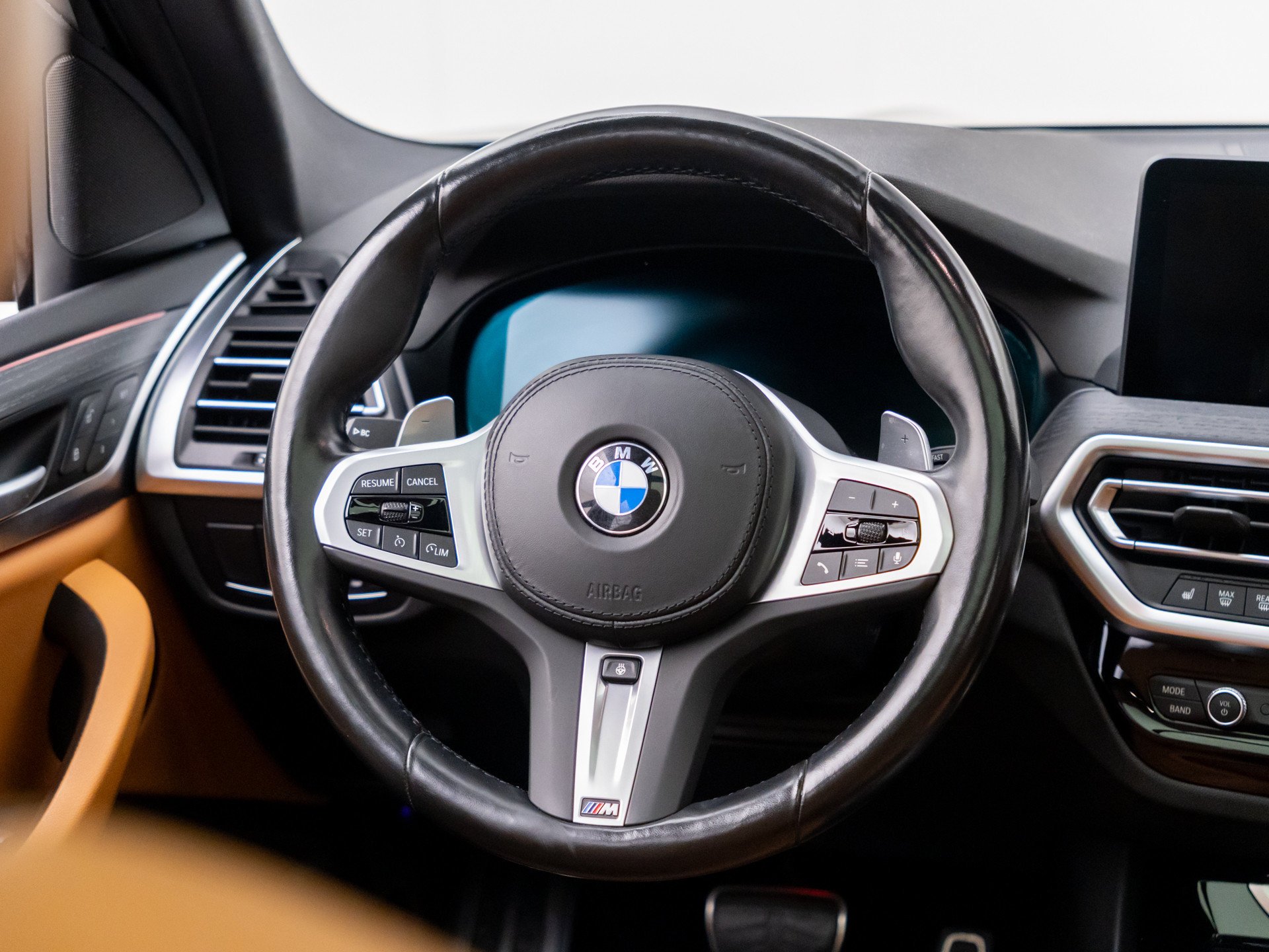 Used 2023 Carbon Black Metallic BMW xDrive30i image 12