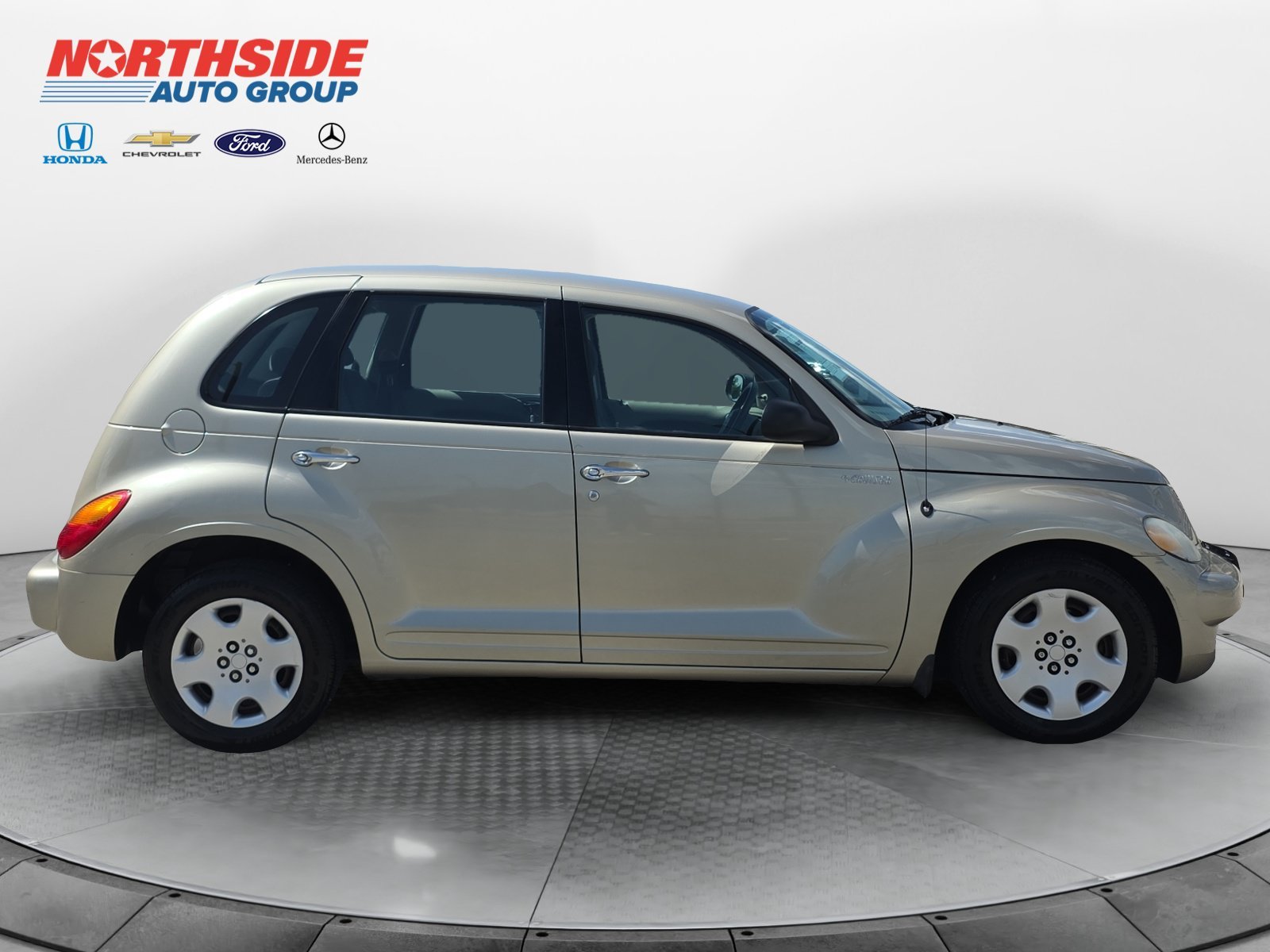 Used 2005 Linen Gold Pearlcoat Metallic Chrysler  image 8