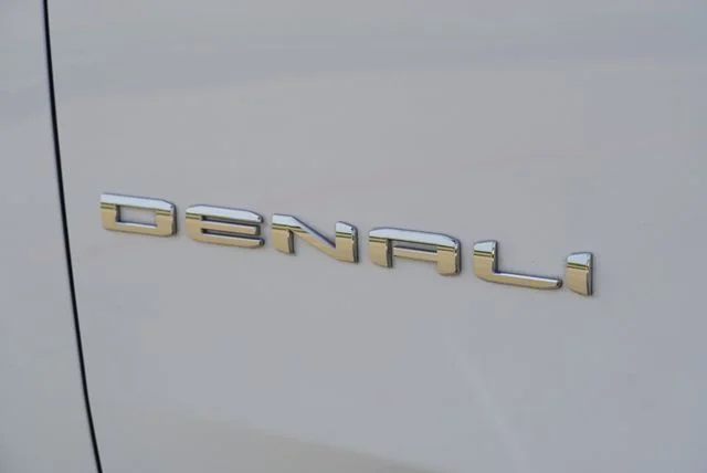 Used 2023 White GMC Denali image 6