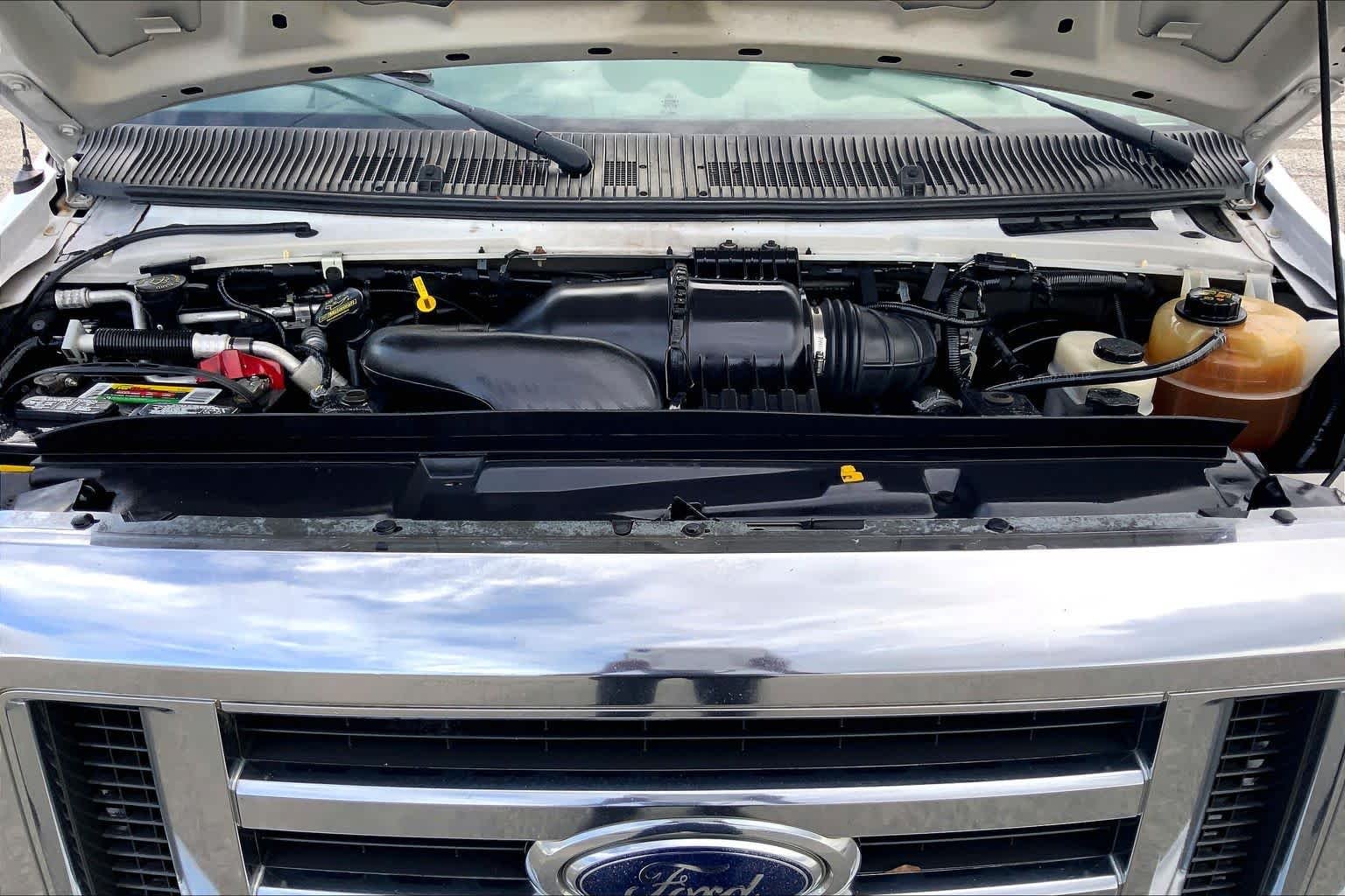 Used 2014 Oxford White Ford XLT image 30