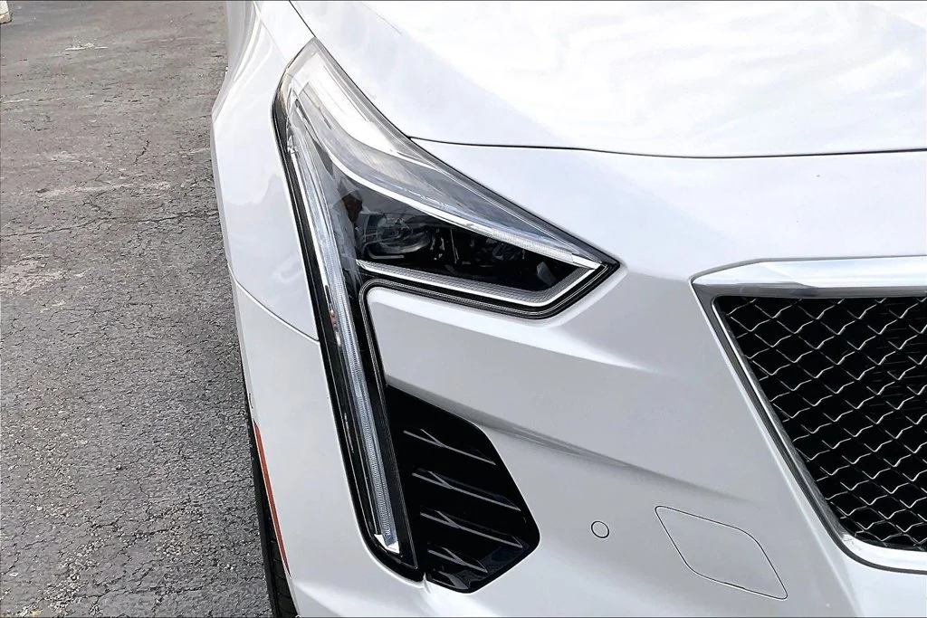 Used 2020 Crystal White Tri-Coat Cadillac Blackwing Twin image 28
