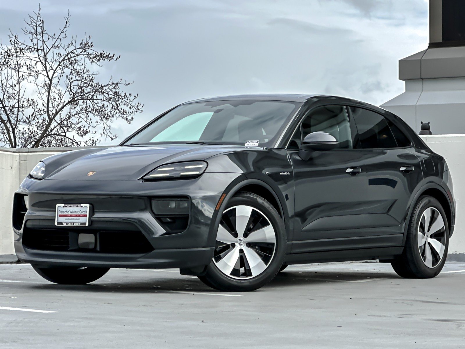 2025 Porsche Macan Base