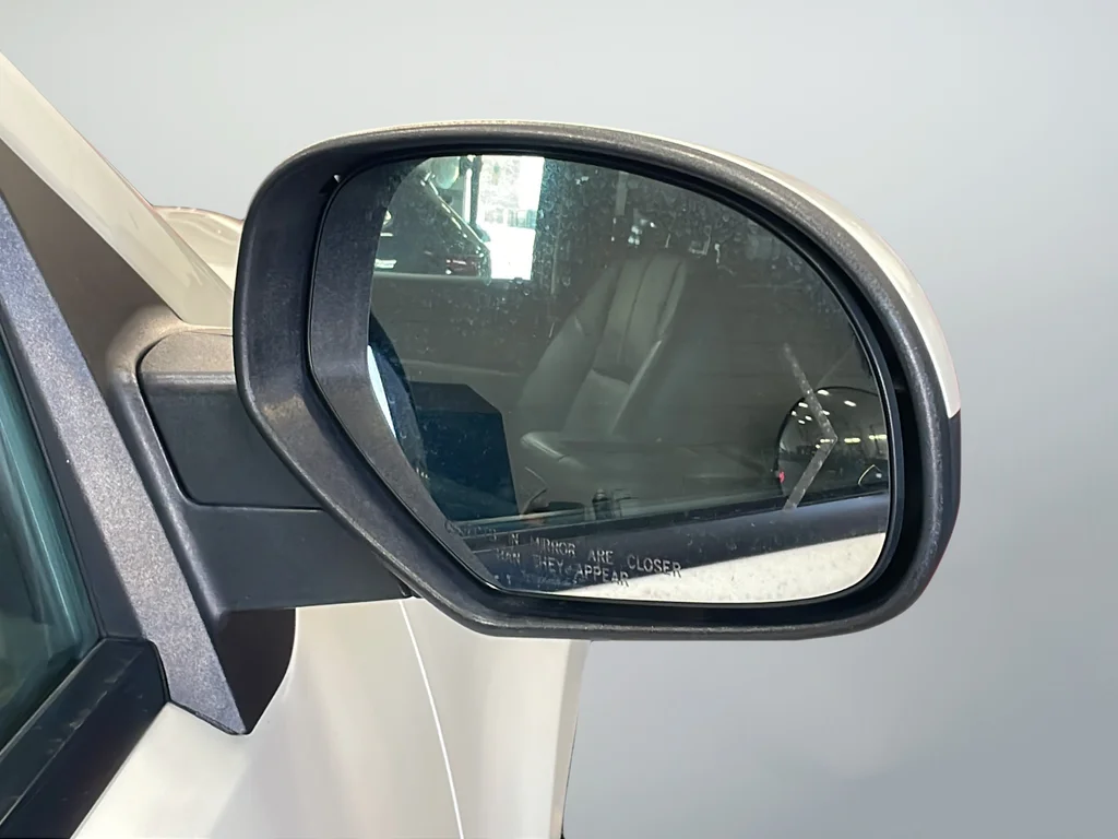 Used 2011 White GMC SLT image 44