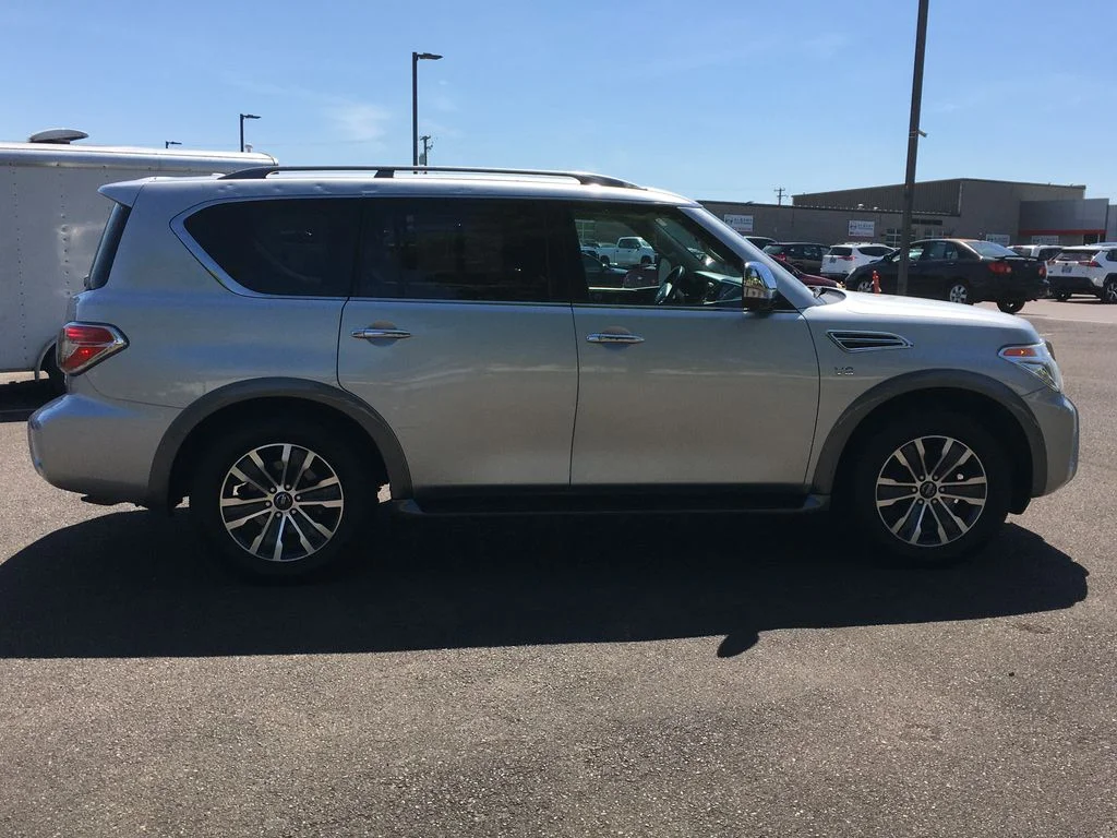 Used 2020 Silver Nissan SL image 8