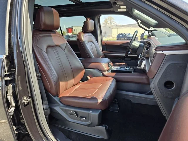Used 2022 Black Ford Limited image 19