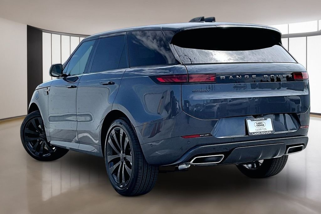 New 2026 VARESINE BLUE Land Rover Dynamic SE image 3