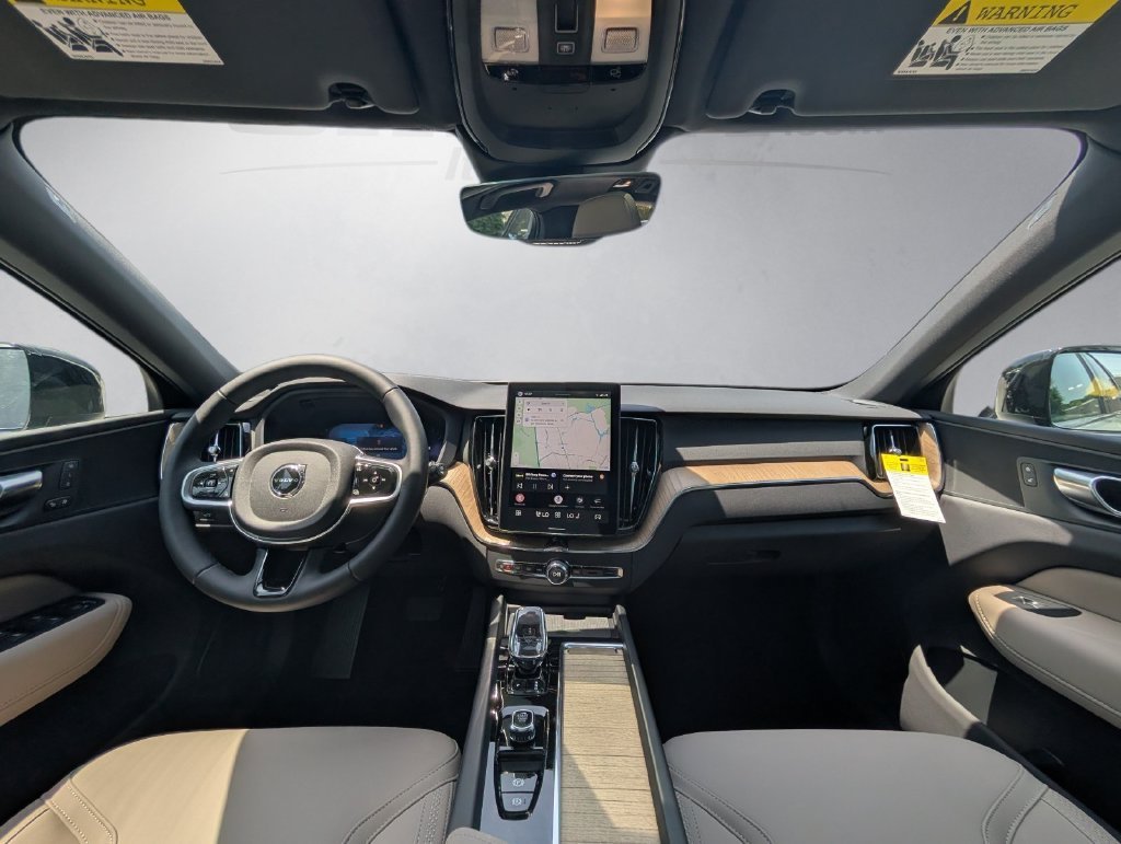 New 2026 White Volvo B5 Plus image 3