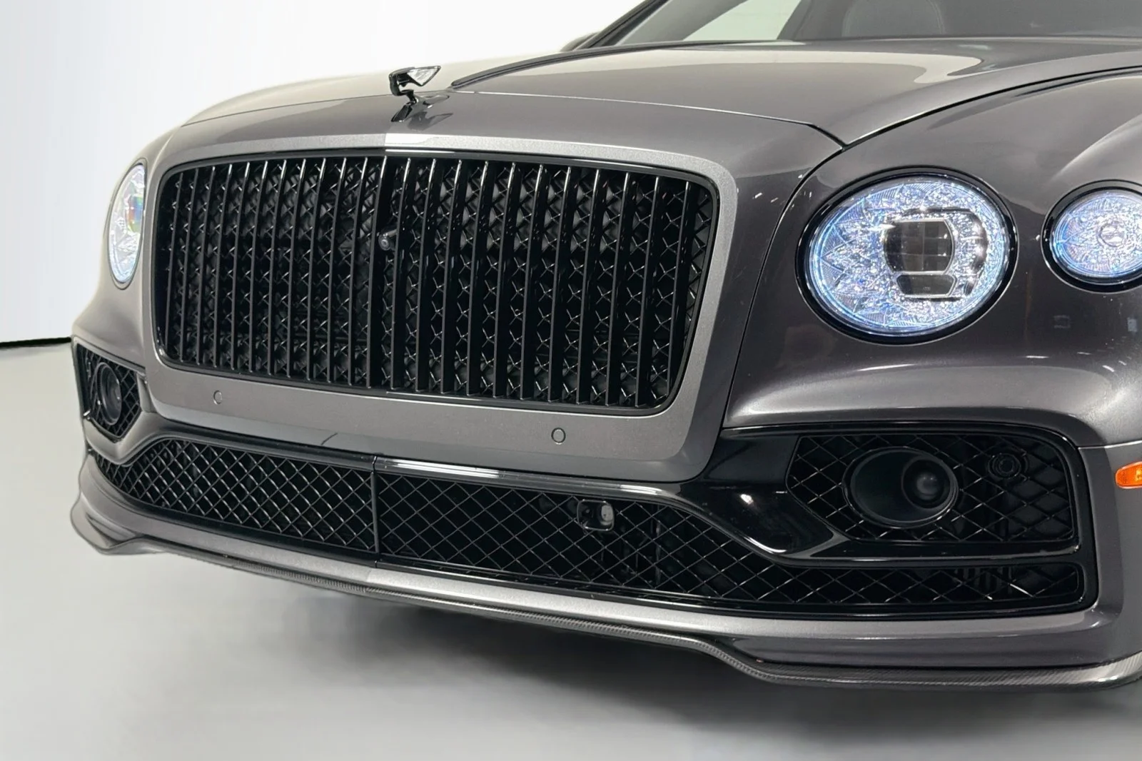 Used 2021 GRAY Bentley W12 image 13