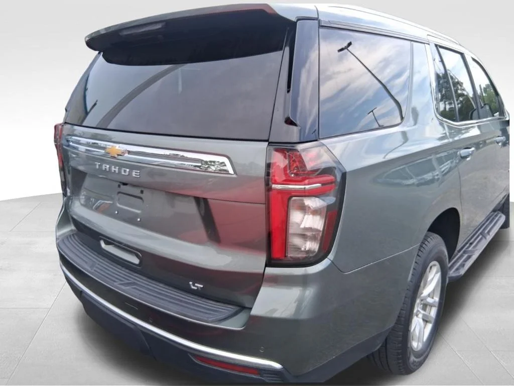 Used 2023 Green Chevrolet LT image 5