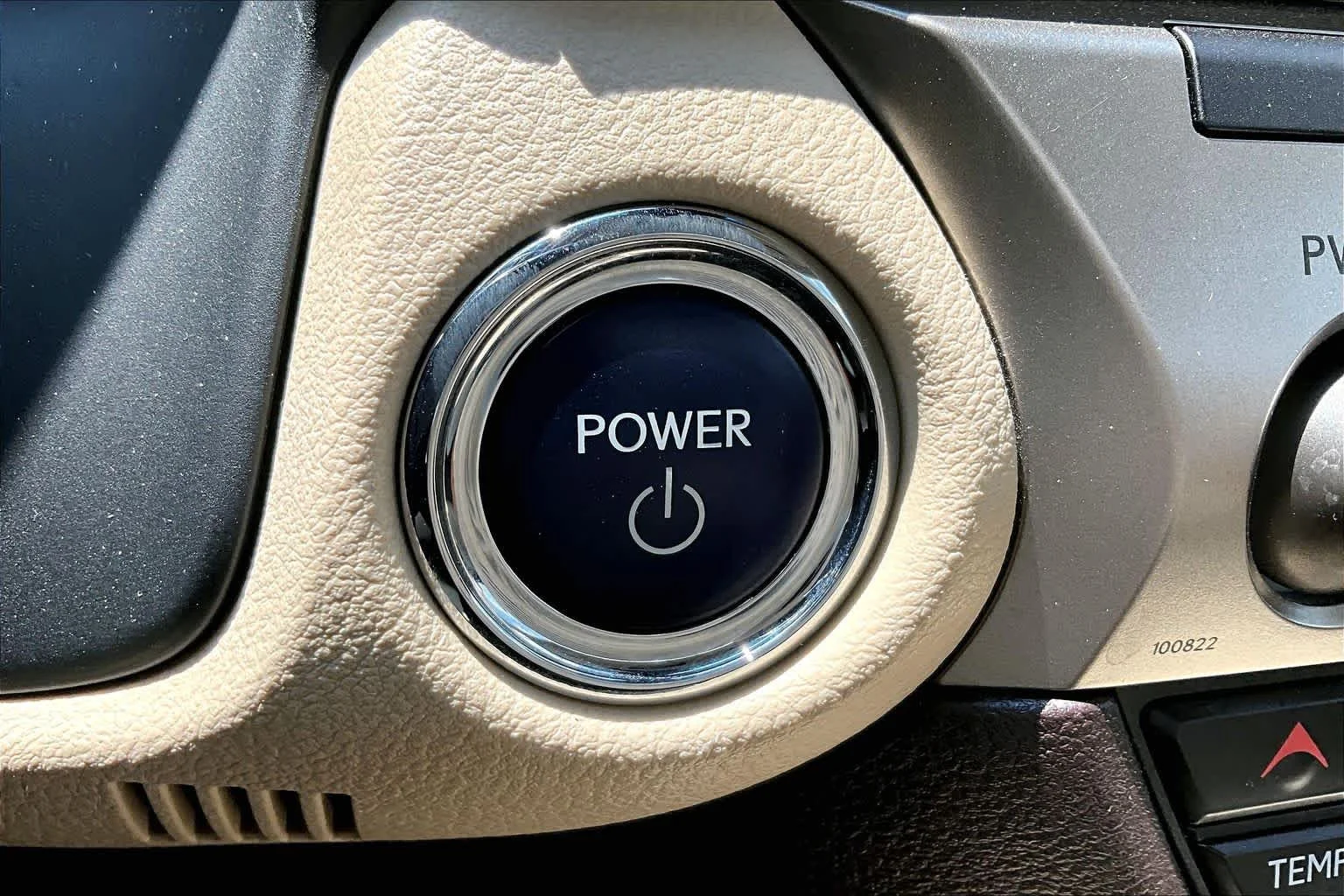 Used 2018 Eminent White Pearl Lexus  image 32