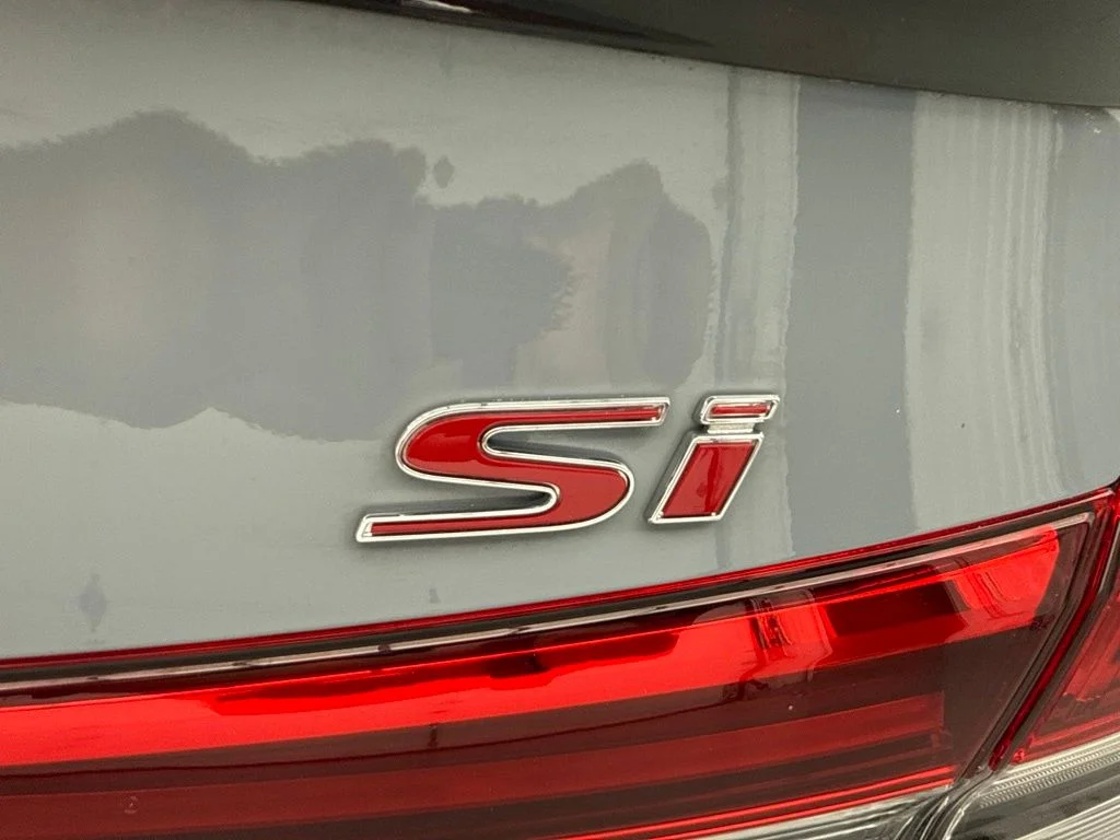 Used 2023  Honda Si image 9