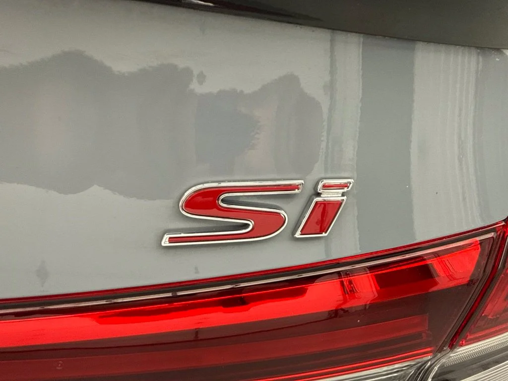Used 2023  Honda Si image 9