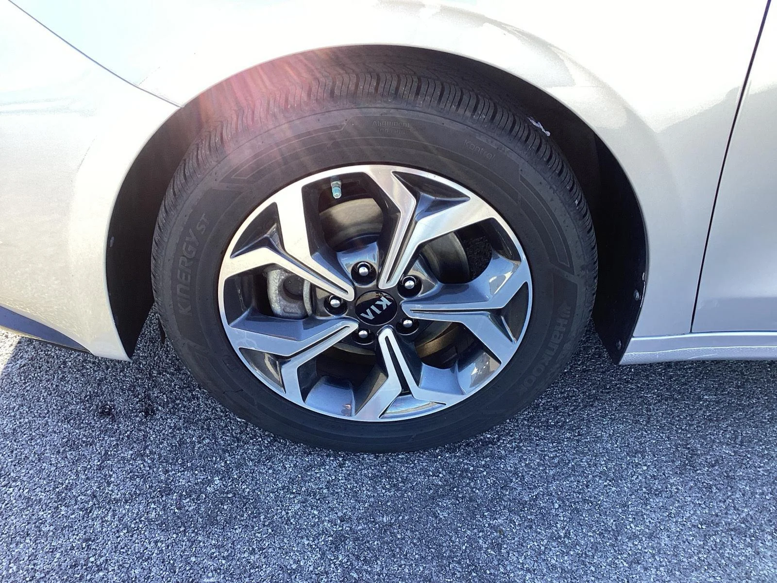 Used 2020 Silky Silver Kia LXS image 11