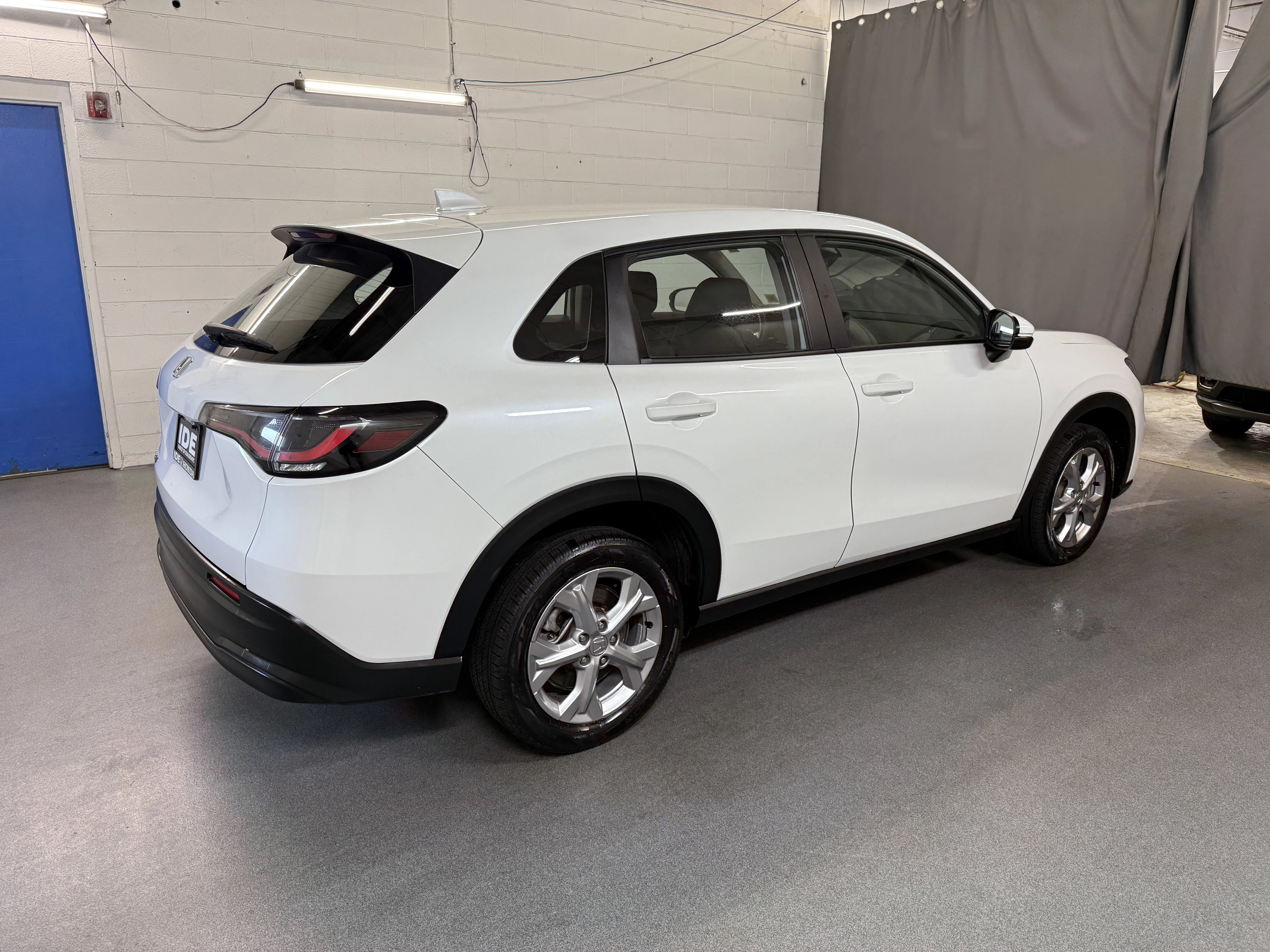 Certified Used 2023 Platinum White Pearl Honda LX image 9