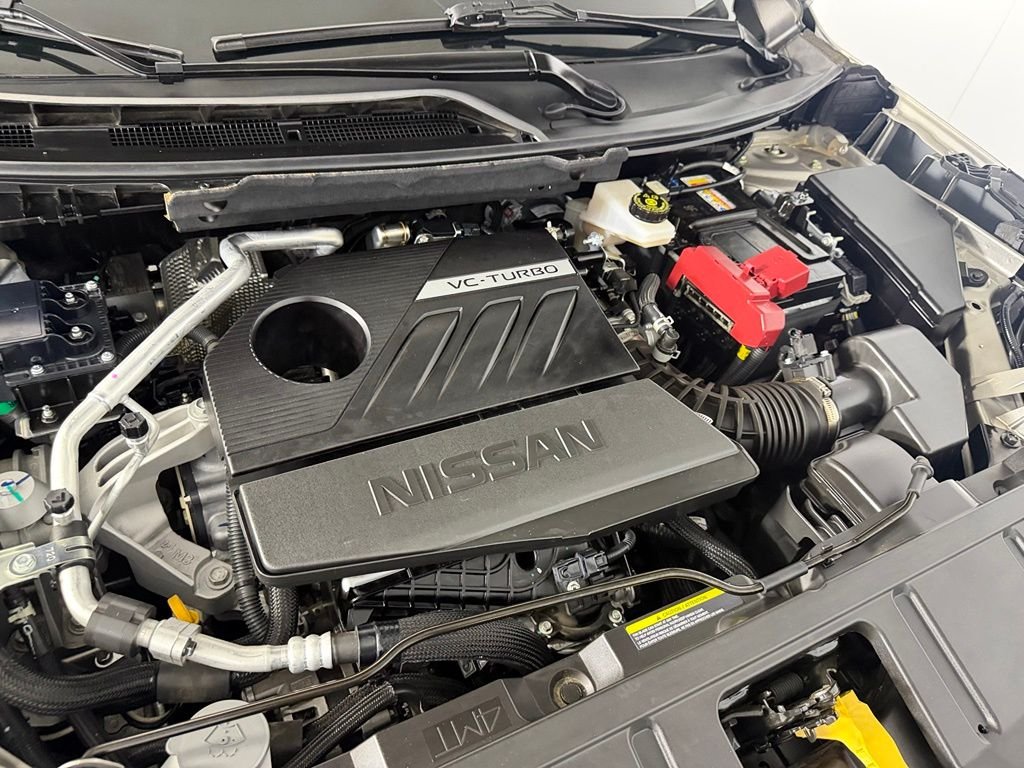 Used 2025 Gold Nissan Platinum image 36