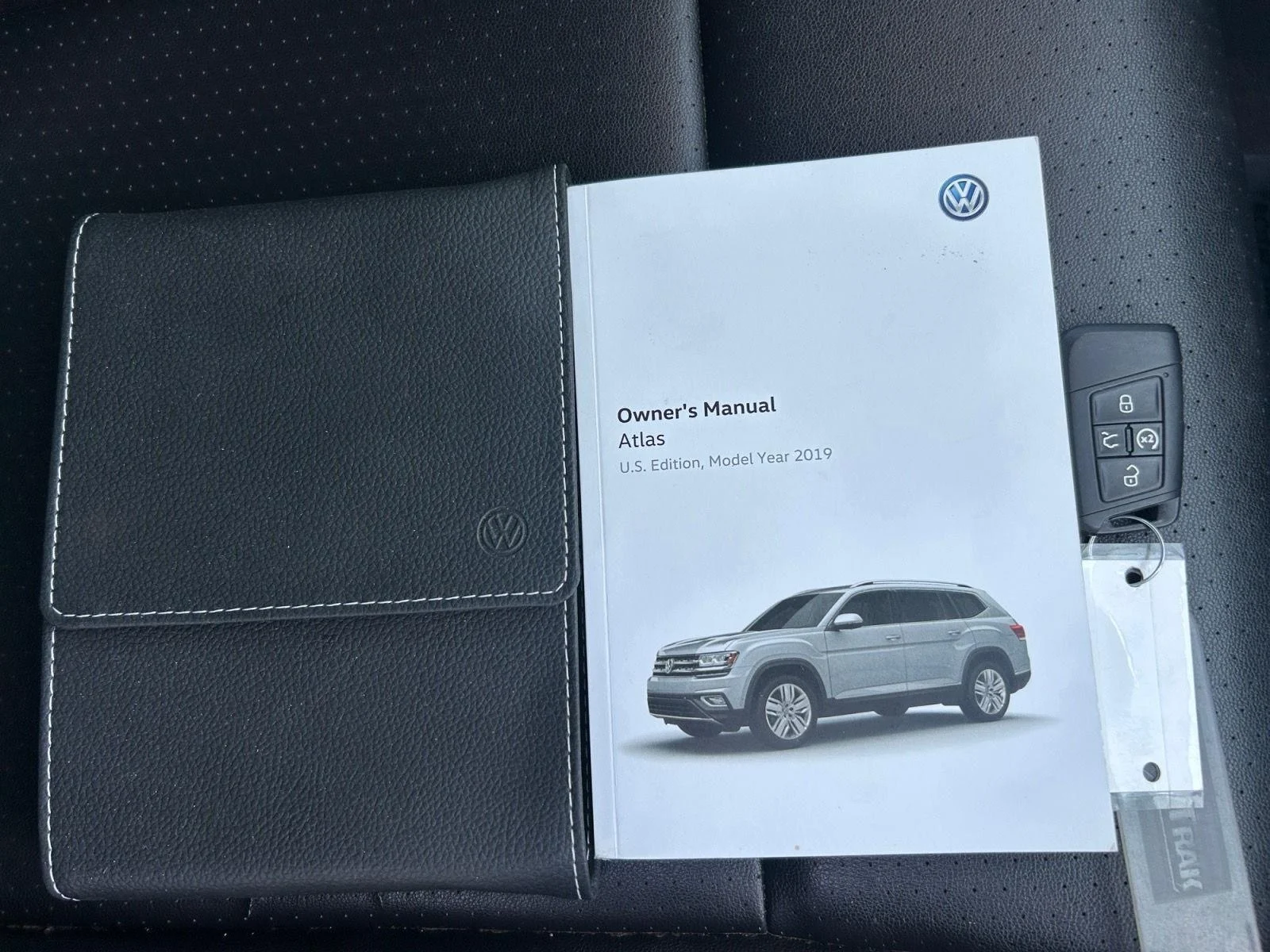 Used 2019 WHITE Volkswagen 3.6L V6 SE w/Technology image 3