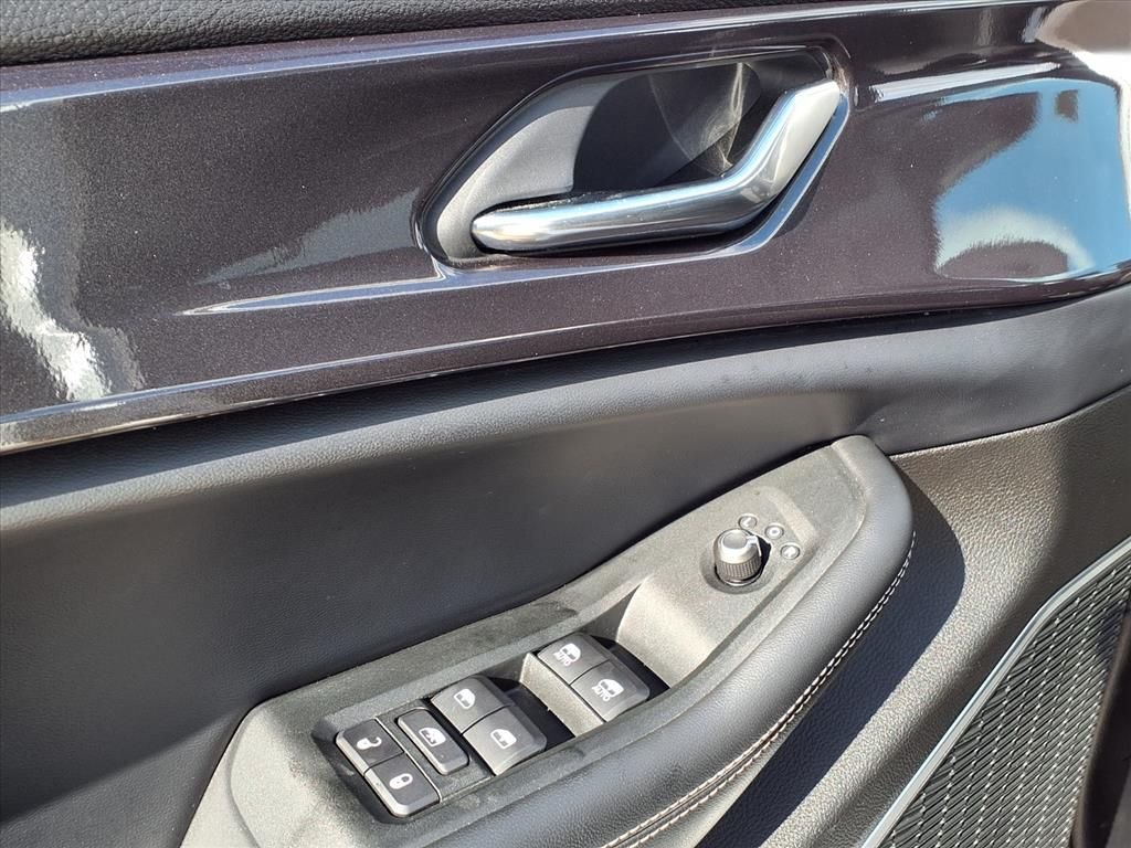 Used 2021 White Jeep Laredo image 15