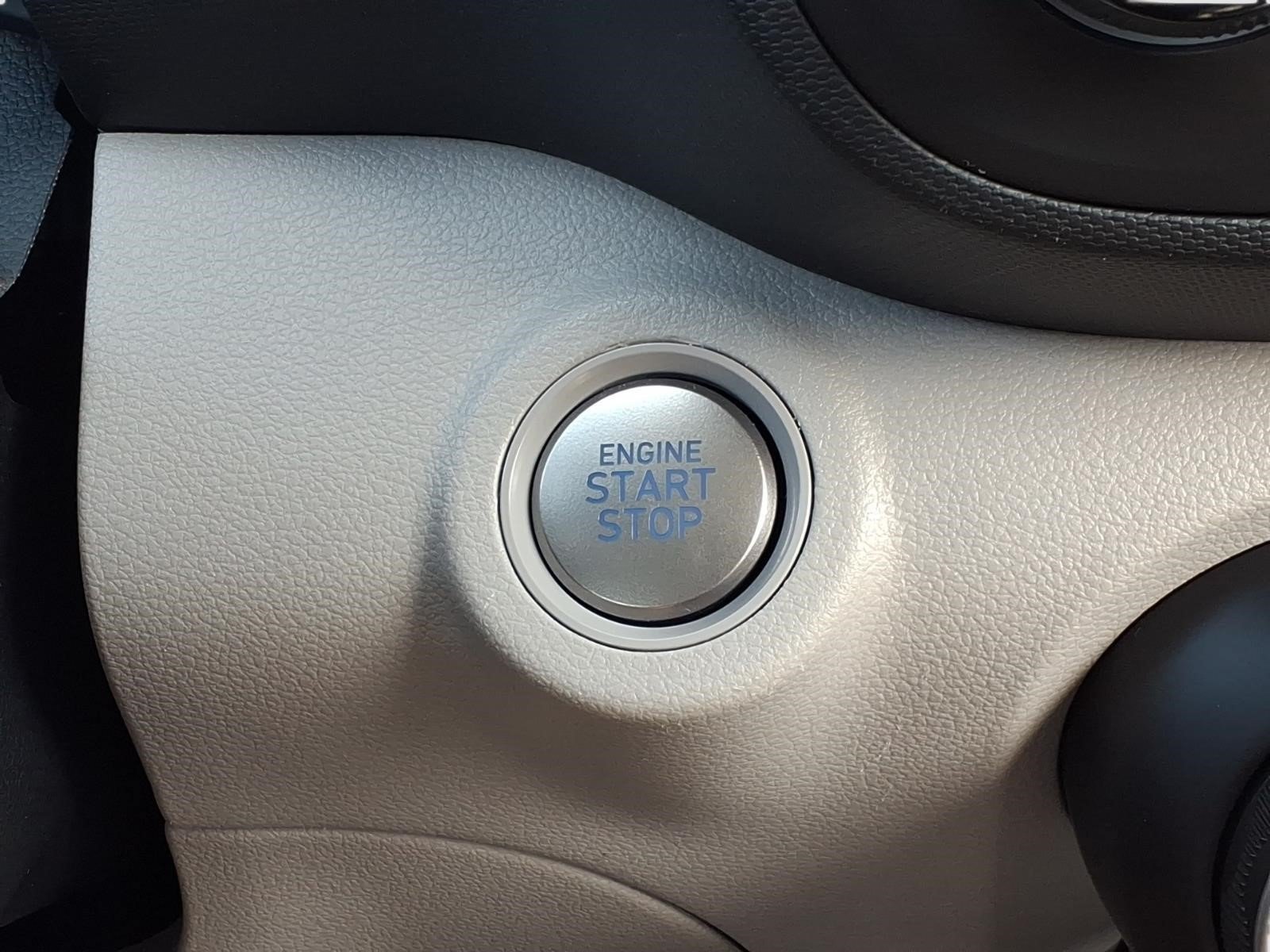 2025 Hyundai Venue SEL - Photo 16