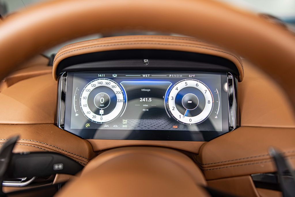 Used 2025 Green Aston Martin Volante image 23