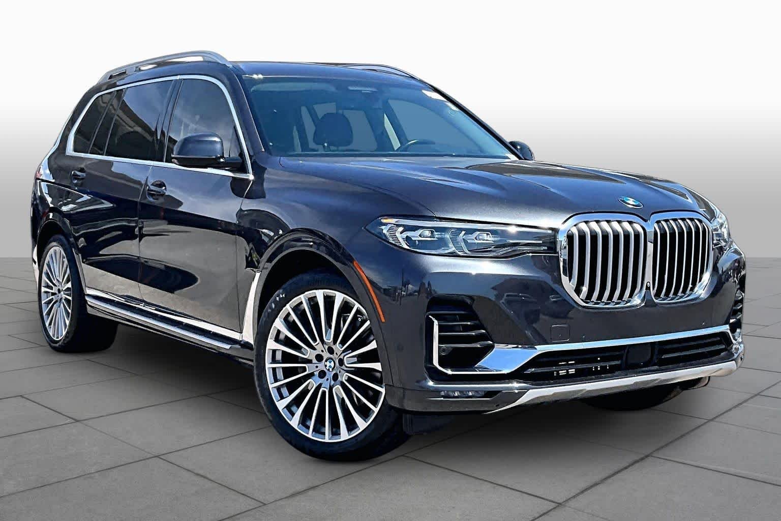 Used 2021 Dark Graphite Metallic BMW xDrive40i image 2